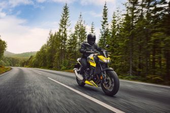 Honda CB750 Hornet: Jetzt auch mit E-Clutch erhältlich.