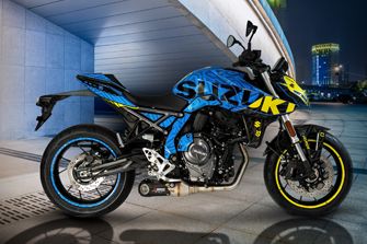 Suzuki GSX-8S BLUE FLASH: Neon trifft Präzision